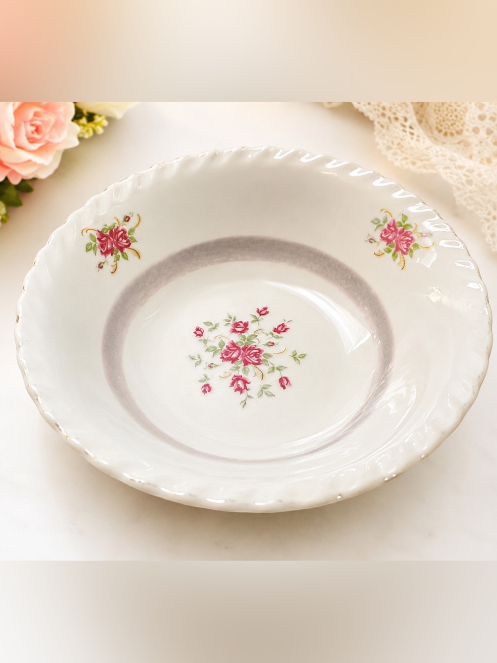 Vintage Japan Porcelain Berry Bowl Scalloped Serving Bowl 7”